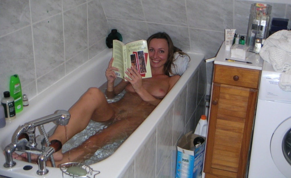 Wank bank pic dump 23 - speciale lettori di libri in topless
 #95520052