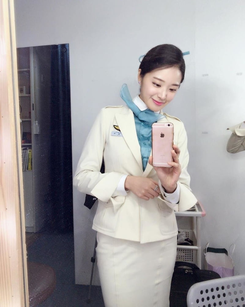 Korean air hostesses
 #100008426