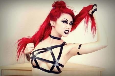 Famosas 1. shotzi blackheart
 #90344036