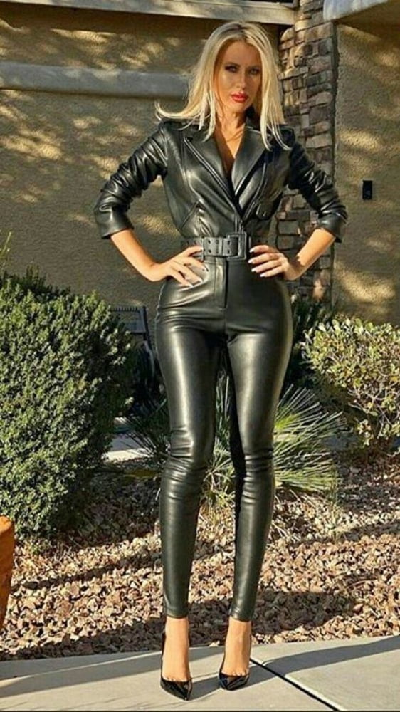 Woman completely in leather 3 - by Redbull18 #95729029