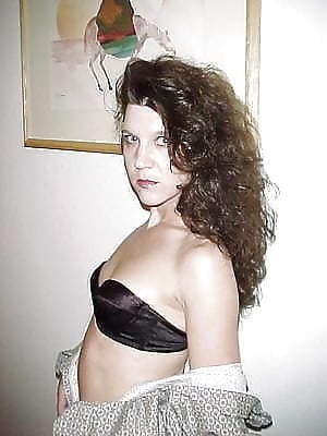 Laurinda entblößt
 #92695008