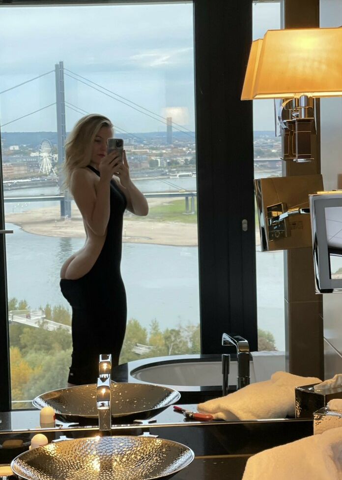 Vera Dijkmans nude #107579993