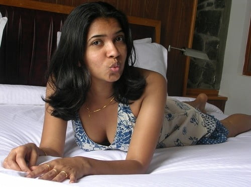 Threesome malayalee nackt indische desi Frau
 #91934058