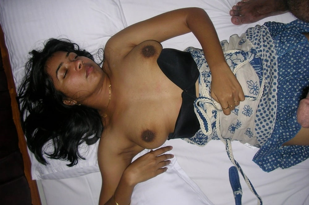 Threesome malayalee nackt indische desi Frau
 #91934566