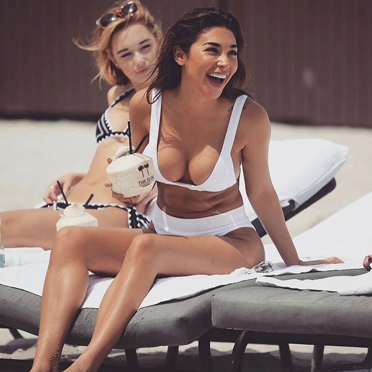 Chantel jeffries (ceejay)
 #89533097