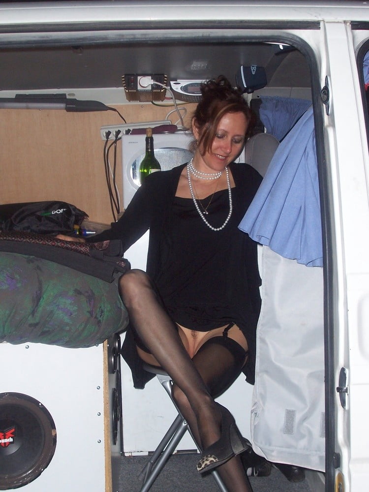 Geile Milfs in Strümpfen
 #104833022