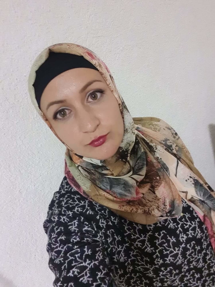 Turbanli fatme vollbusige Hijab Schlampe
 #89173555