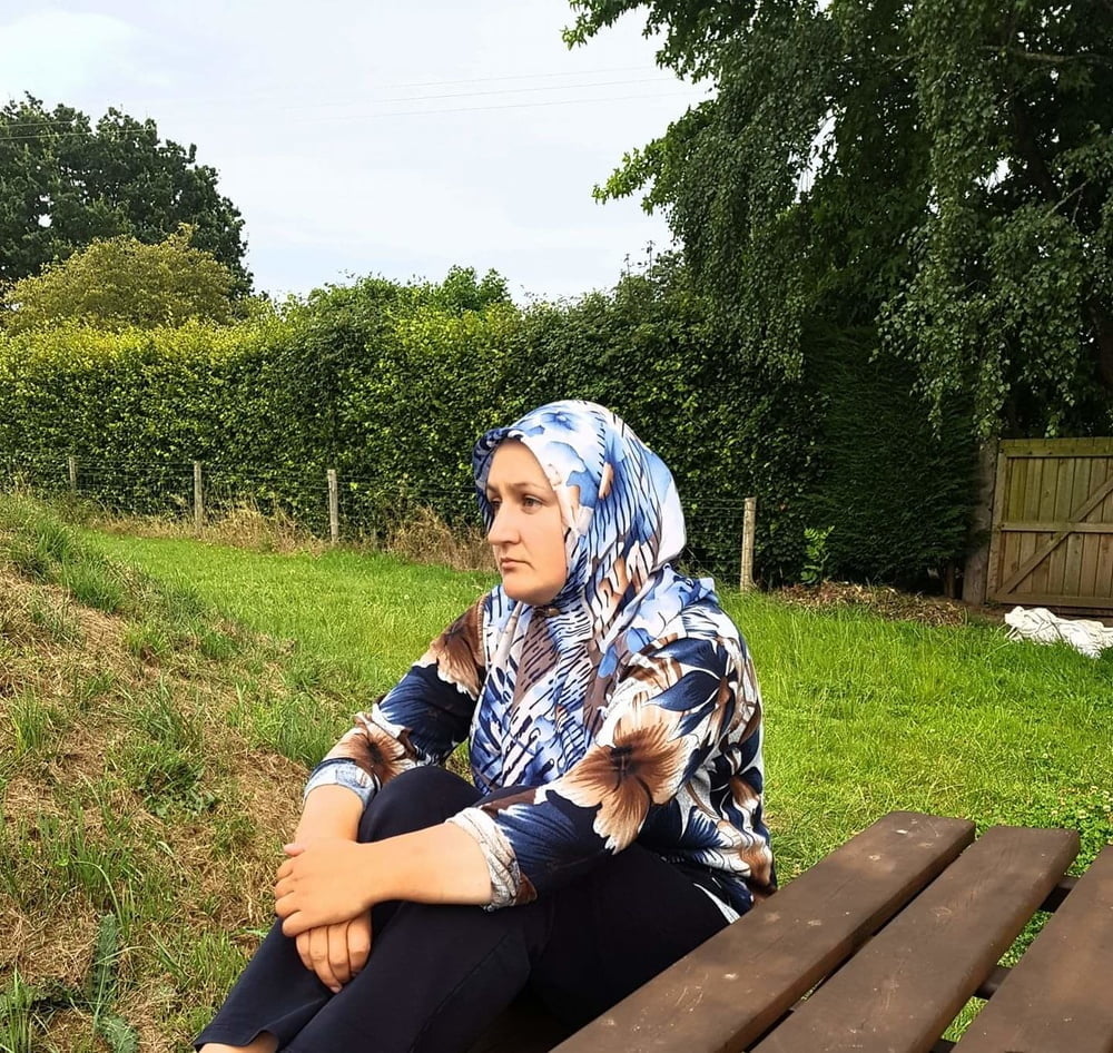 Turbanli fatme vollbusige Hijab Schlampe
 #89173569