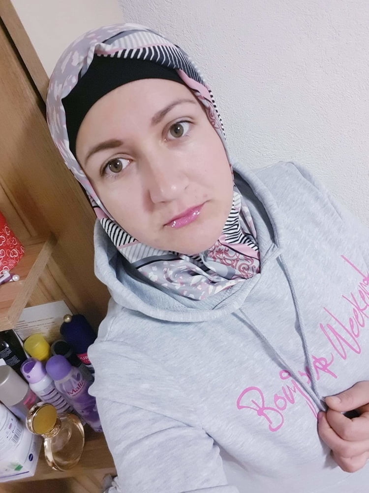Turbanli fatme vollbusige Hijab Schlampe
 #89173582