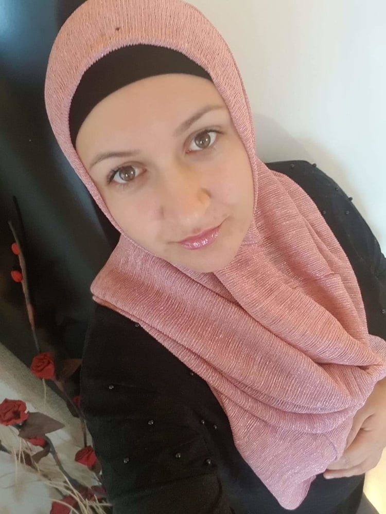 Turbanli fatme vollbusige Hijab Schlampe
 #89173586