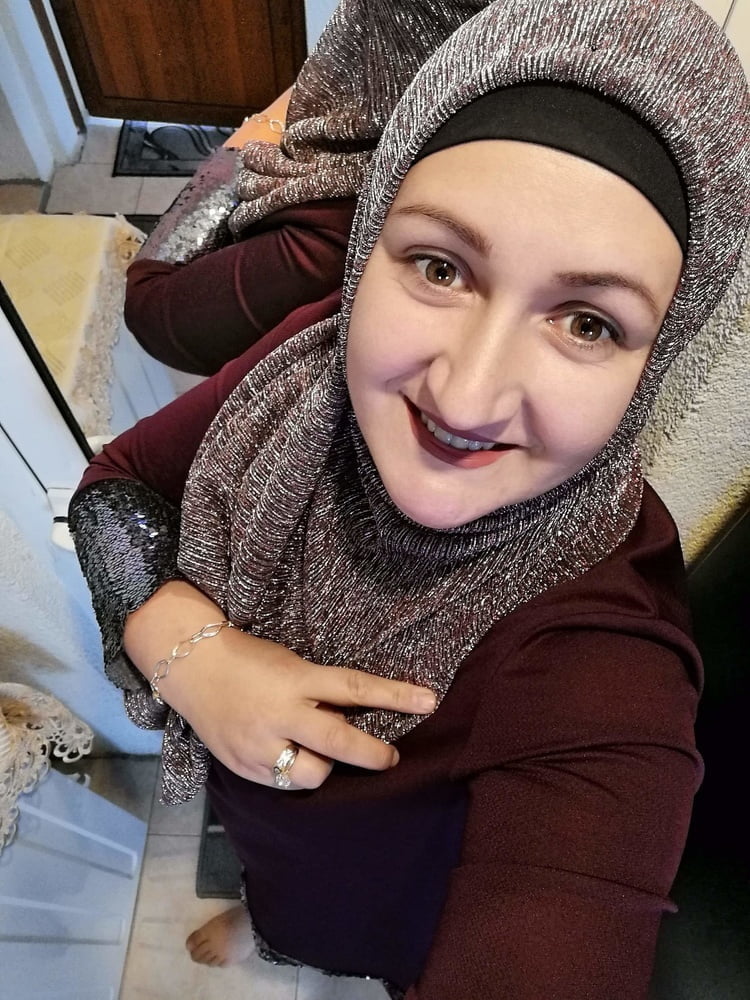 Turbanli fatme vollbusige Hijab Schlampe
 #89173626