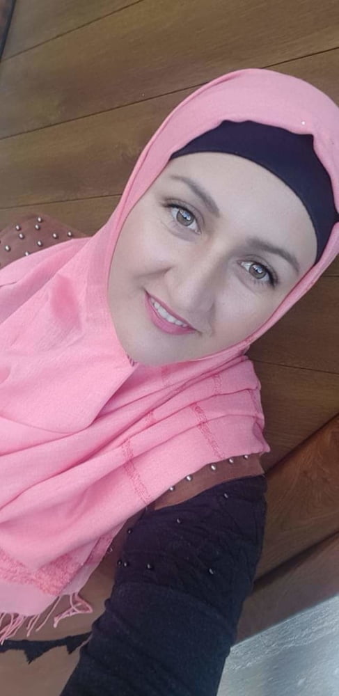 Turbanli fatme vollbusige Hijab Schlampe
 #89173634