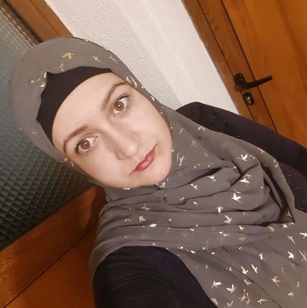 Turbanli fatme vollbusige Hijab Schlampe
 #89173646