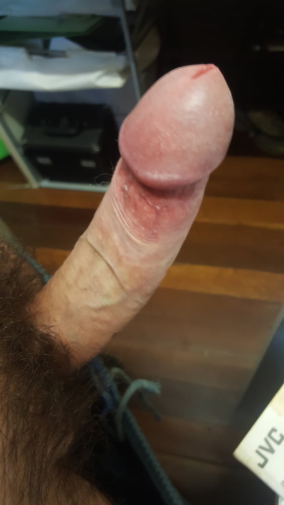 Wie ich in meinem Geburtstagsanzug aussehe
 #106800632