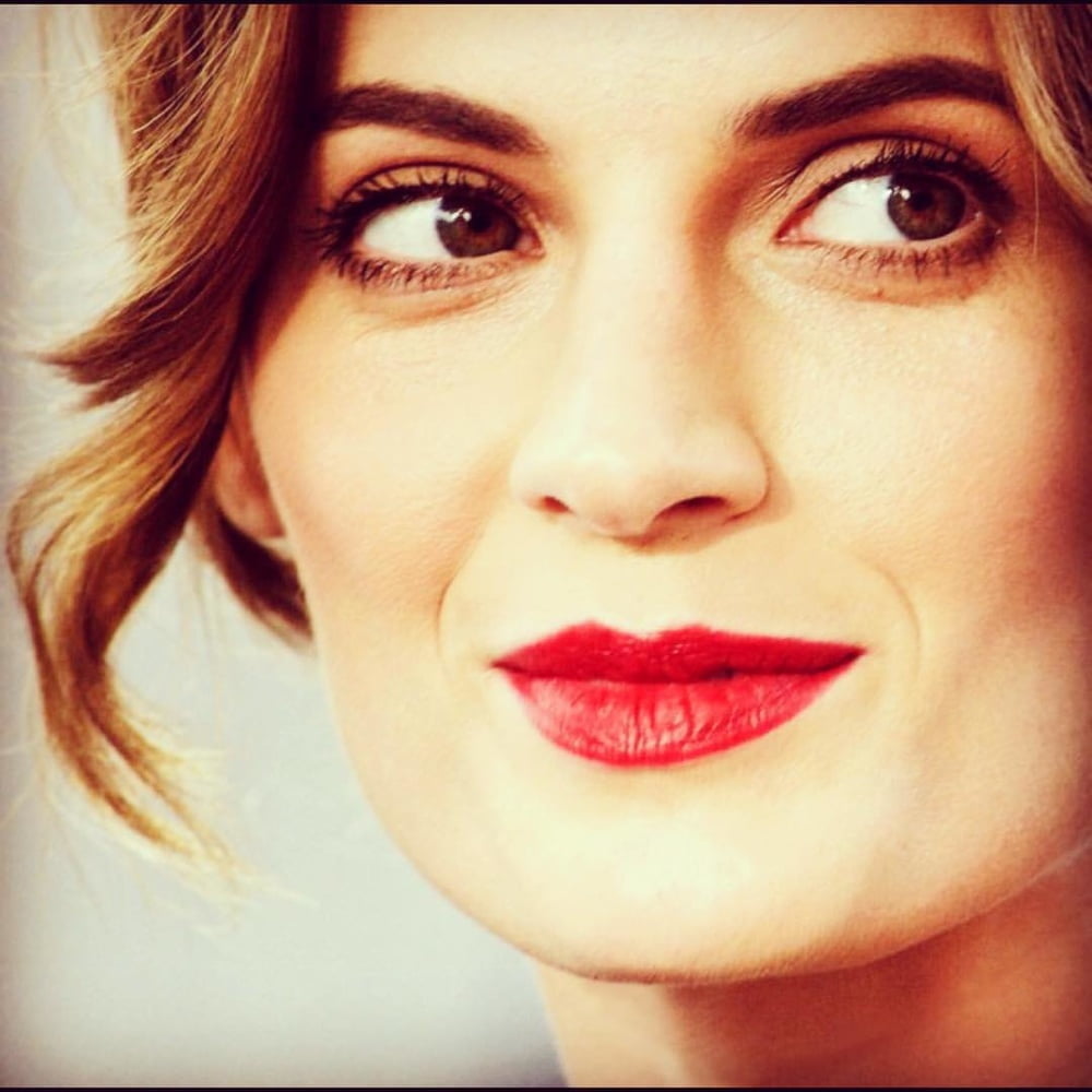 Stana katic
 #105010213