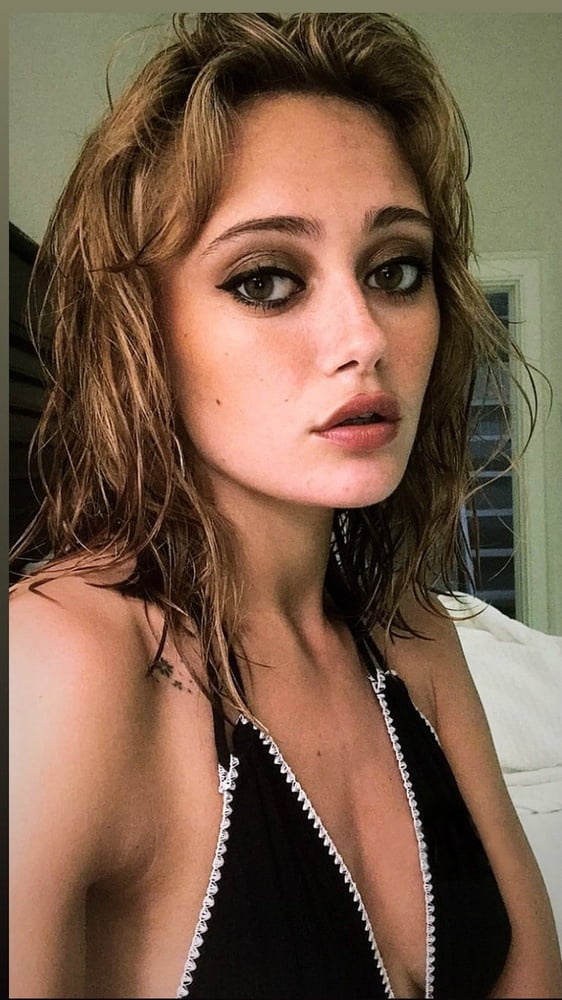 Ella Purnell
 #80578307