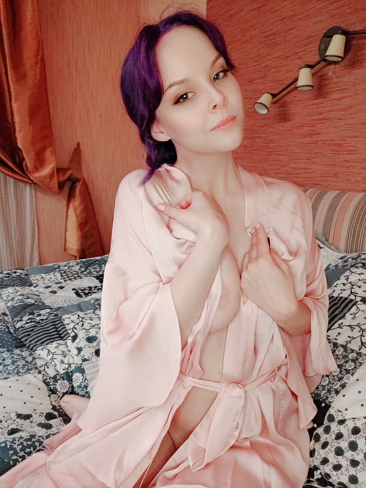Dhm - septiembre 2019 selfies i
 #87472328