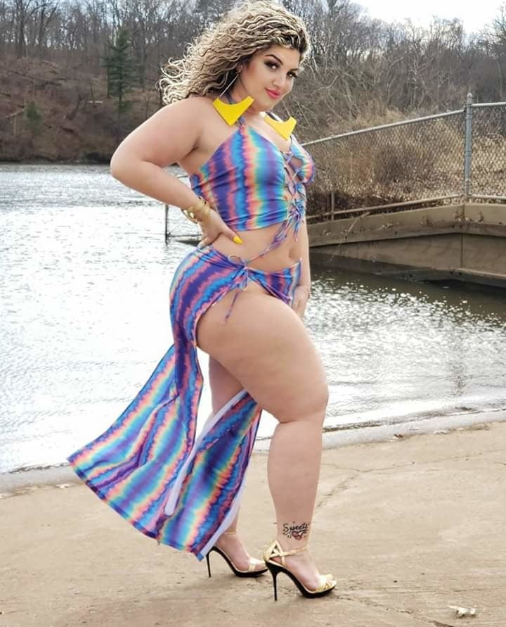 thick ladies #95342169