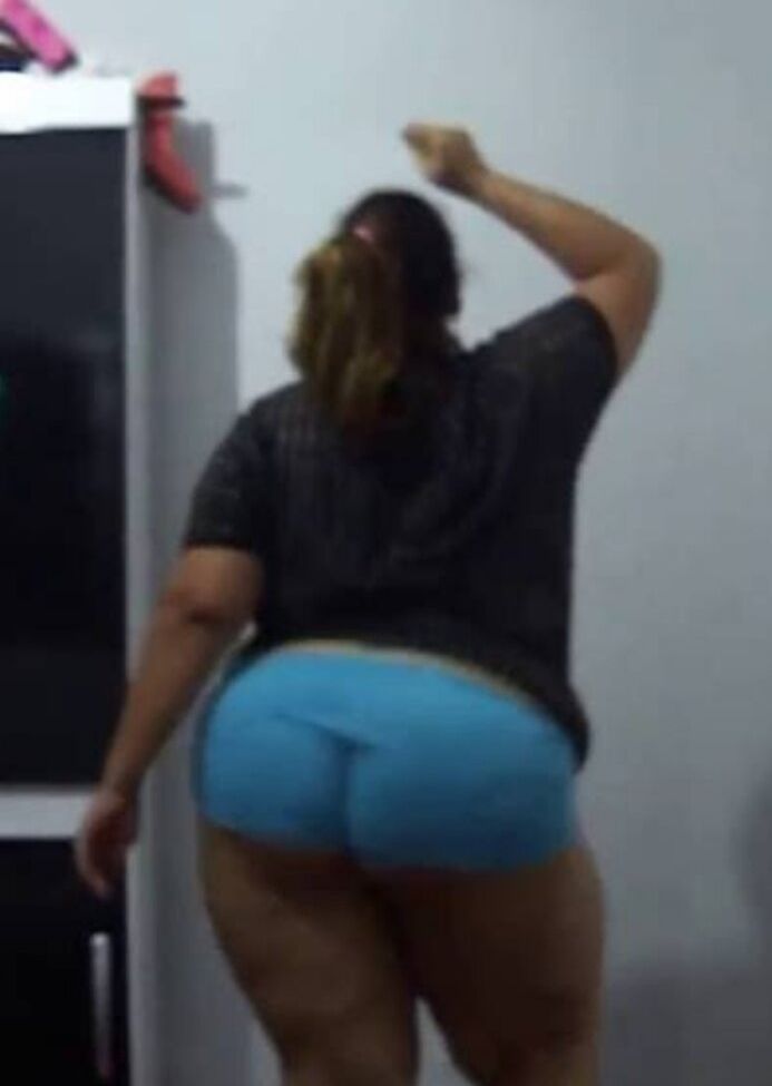 Kamilona desnuda #108257157