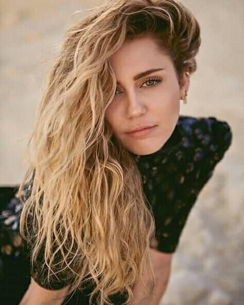 Miley cyrus my goddess
 #81801380