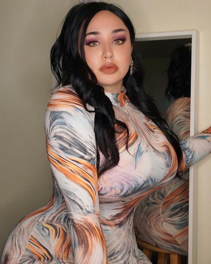 Tana habibi groß meise hure
 #82219021