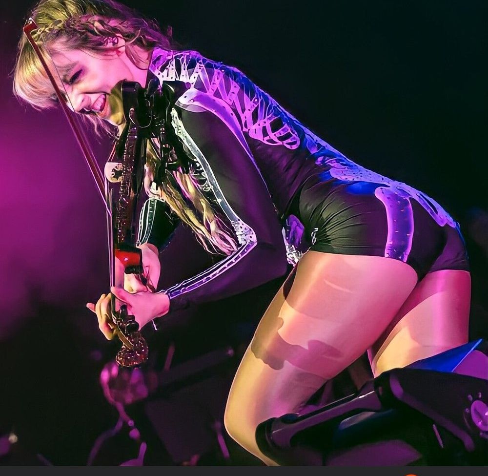 Lindsey Stirling desnuda #108916466