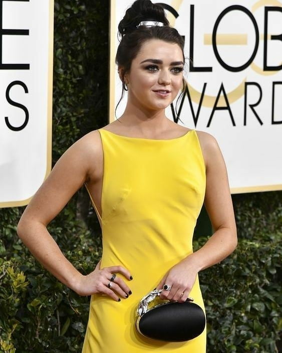 Abspritzen auf Maisie Williams 08
 #80935393