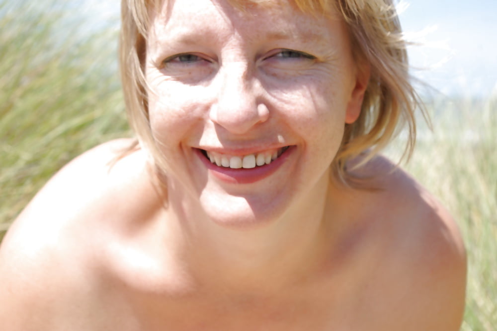 Algo un poco diferente ...respeto a todas las mujeres
 #102777172