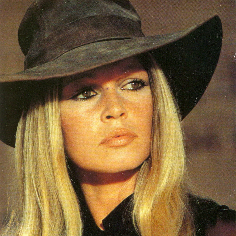 Brigitte Bardot #102281526