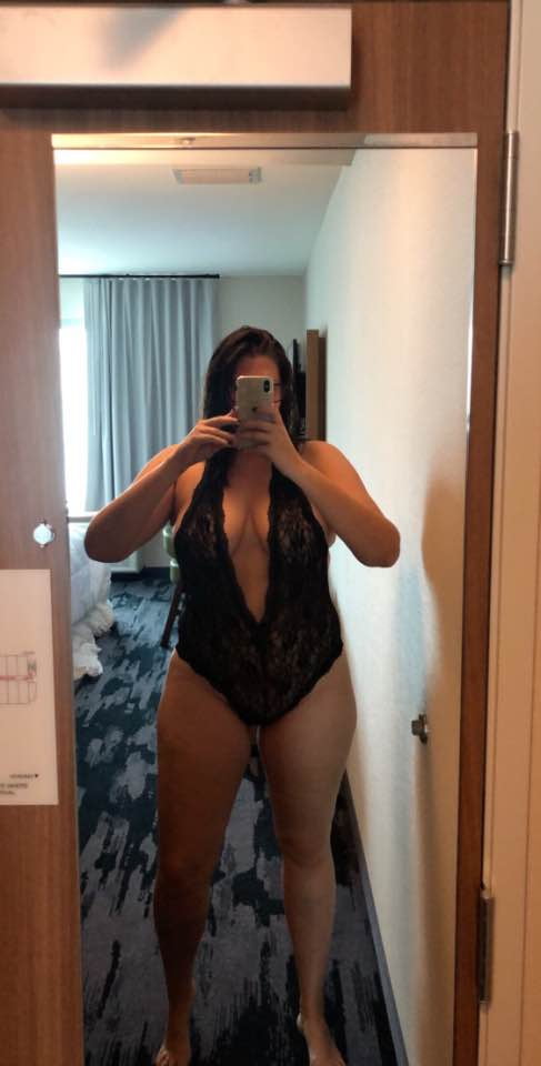 Hot Sluts
 #91019738