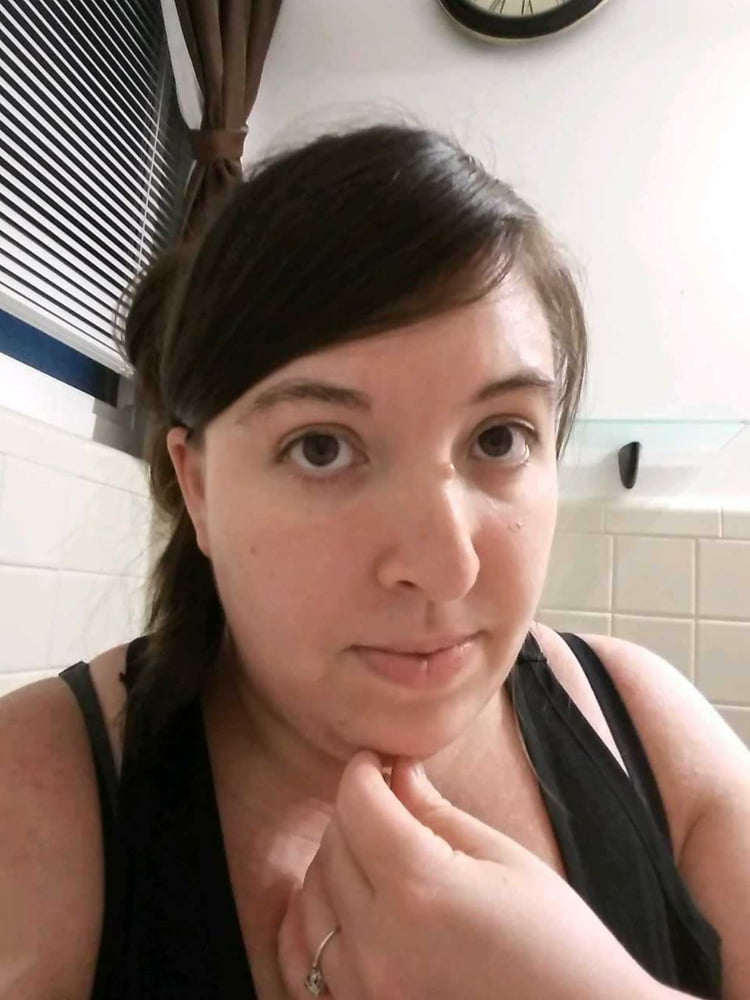 Hot Sluts
 #91019803