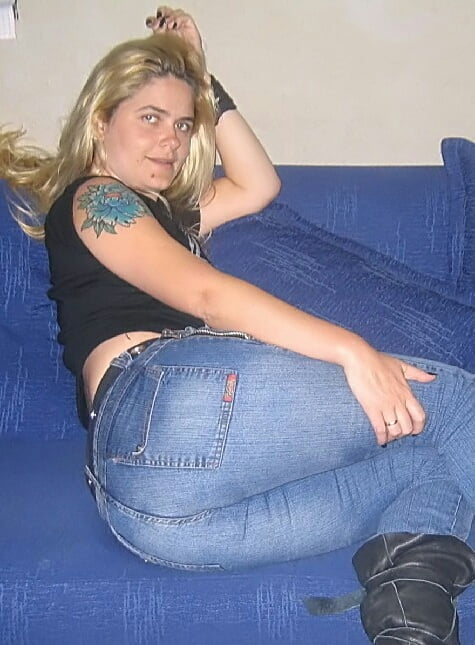 Tätowierte Mädchen 02.
 #94338850