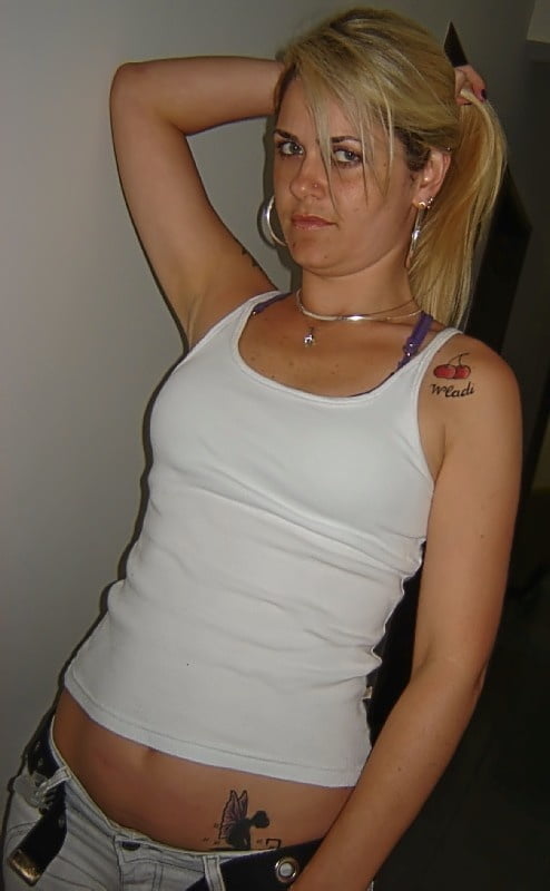 Tätowierte Mädchen 02.
 #94338869