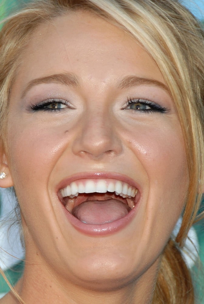 BLAKE LIVELY #96549541