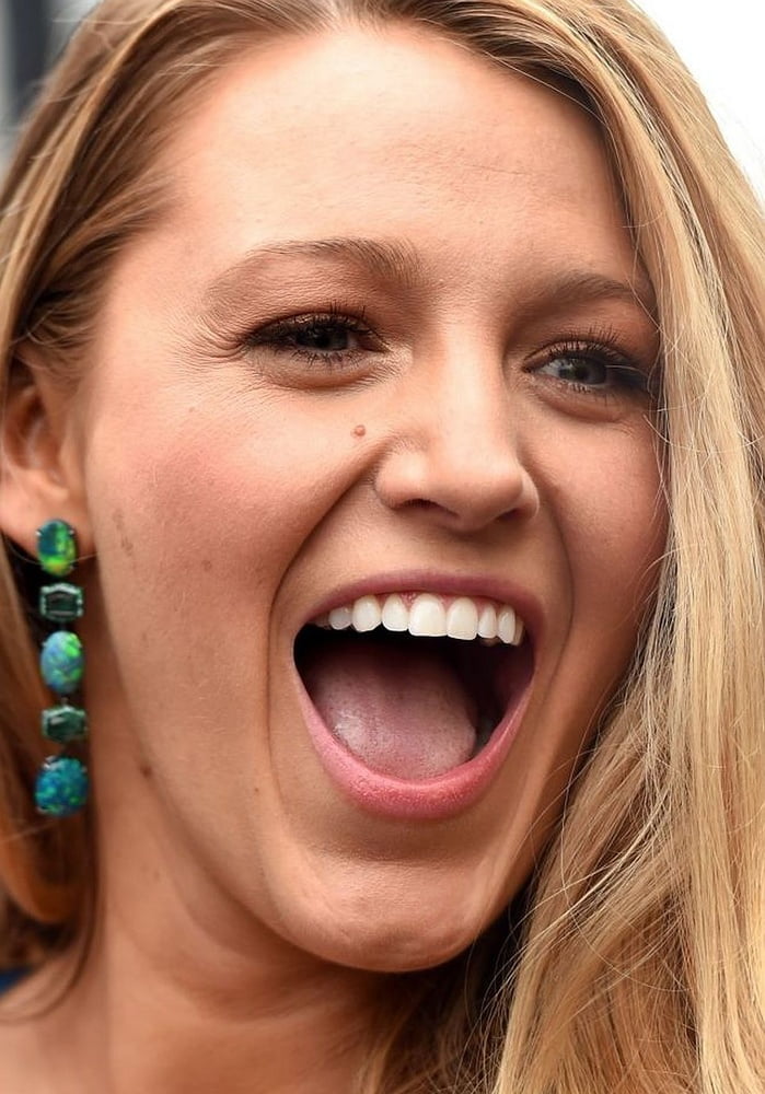 BLAKE LIVELY #96549609