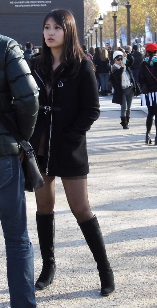 Street pantyhose - pantyhosed asiatici in Francia
 #91218101