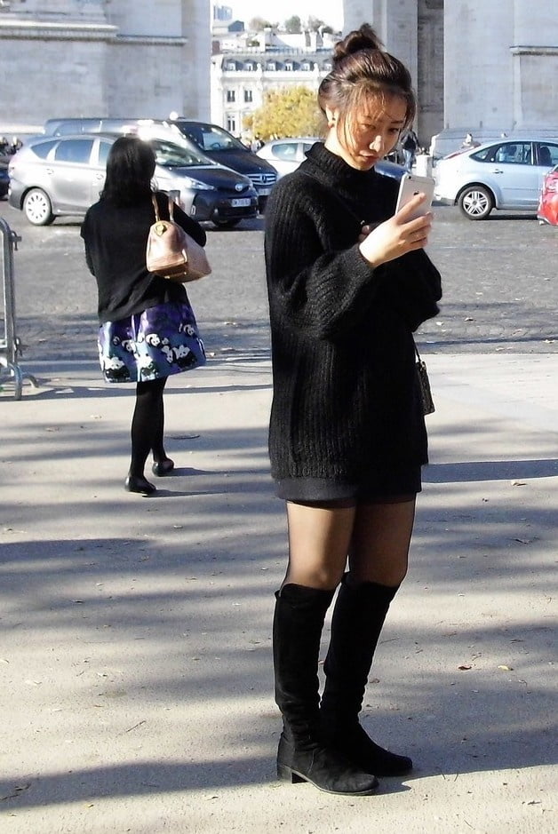 Street pantyhose - pantyhosed asiatici in Francia
 #91218130