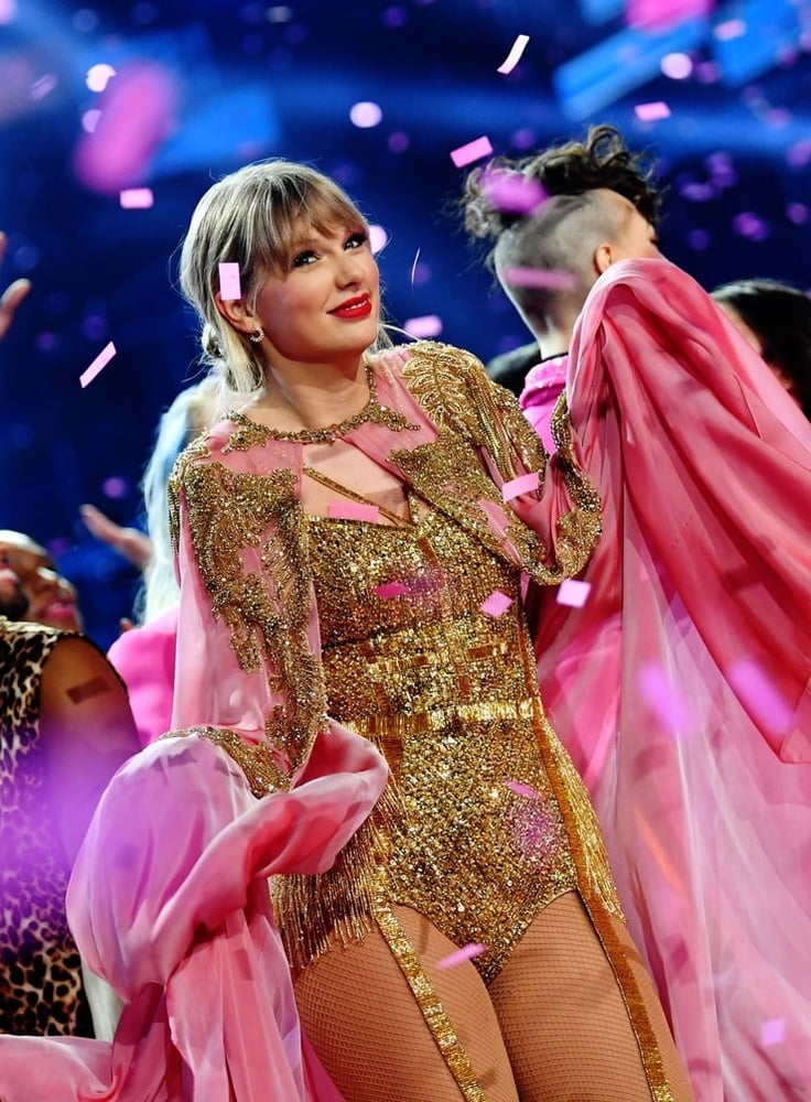 Taylor Swift 2020 #105327736