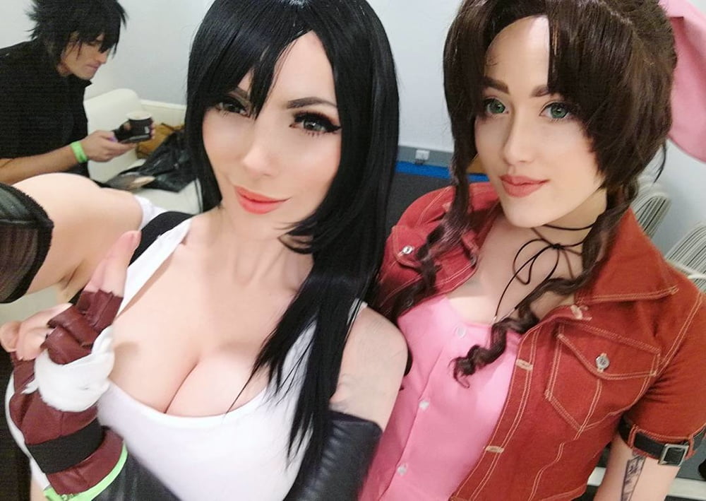 Cosplay sexy fille avec gros seins + nu 2
 #91695062