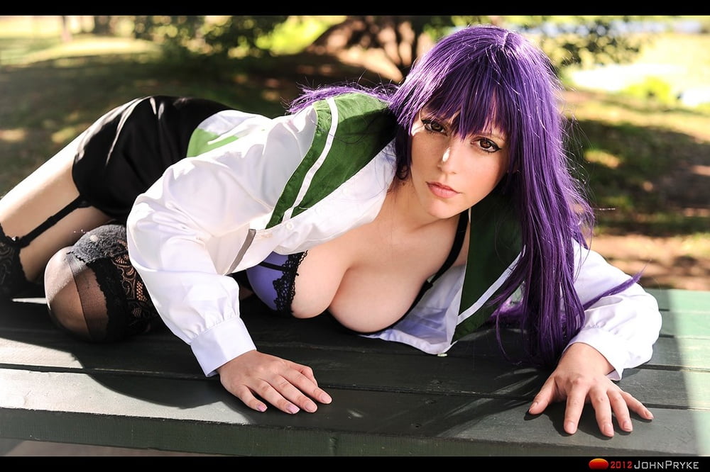 Cosplay sexy fille avec gros seins + nu 2
 #91695117