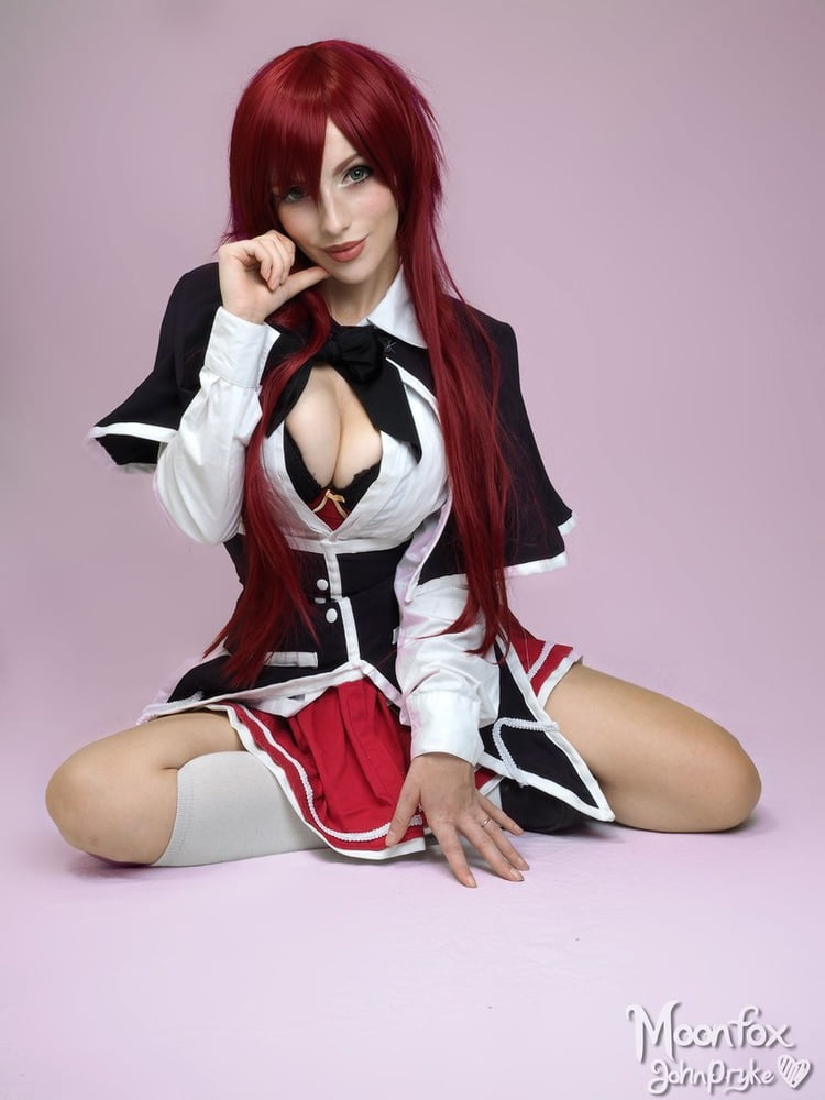 Heißes Cosplay-Mädchen mit großen Titten + nackt 2
 #91695140