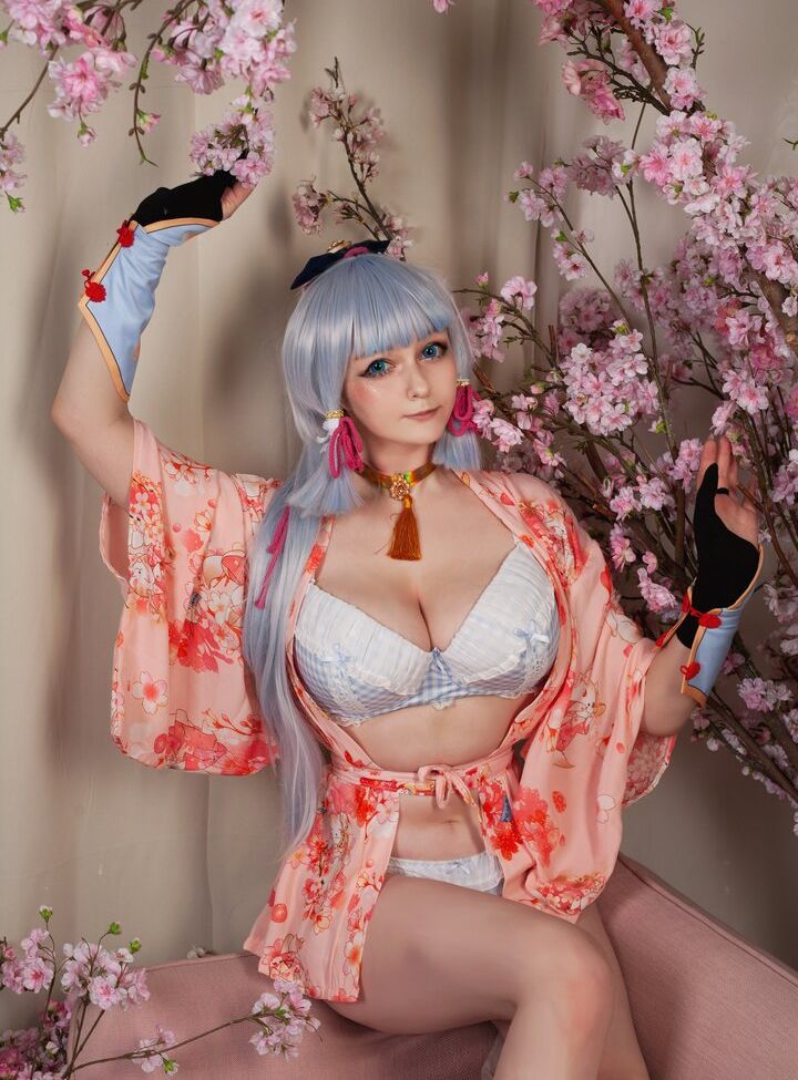 Kamelyachan desnuda #108080373