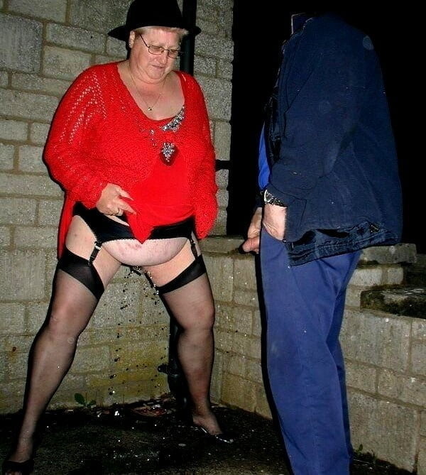 Maduras y abuelitas (pis) 011
 #97266125