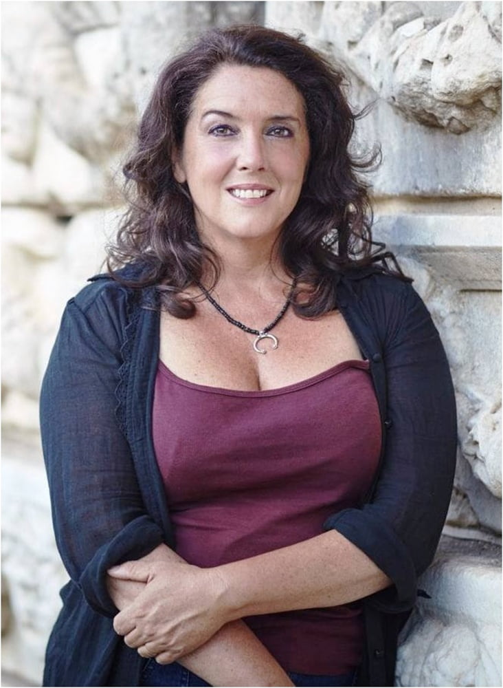 Bettany hughes, plus beaux seins à la télé
 #81980842