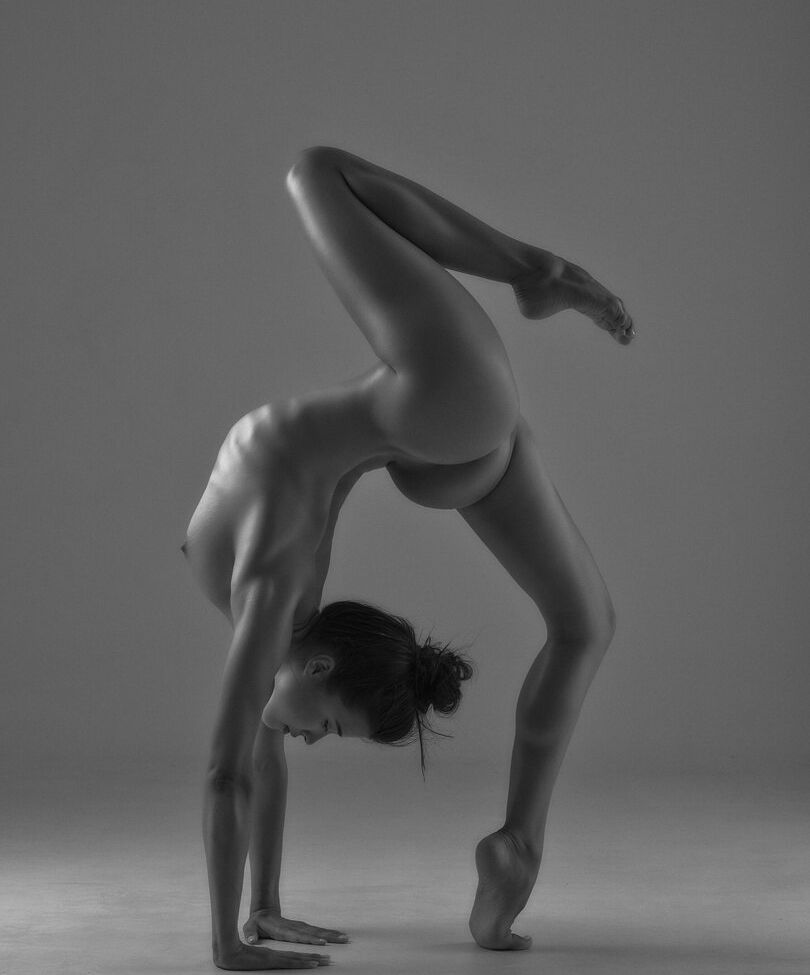 Yoana Nikolova desnuda #108561885