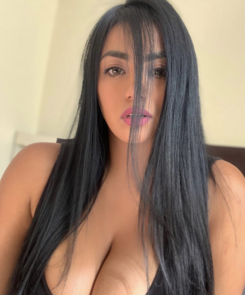 Valeria.glossy beauty latina cgn
 #94295271