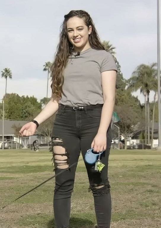 Mary Mouser desnuda #108228833