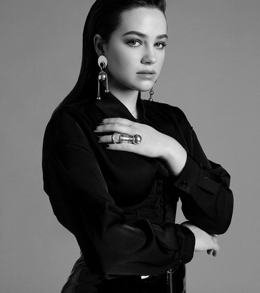 Mary Mouser desnuda #108228838