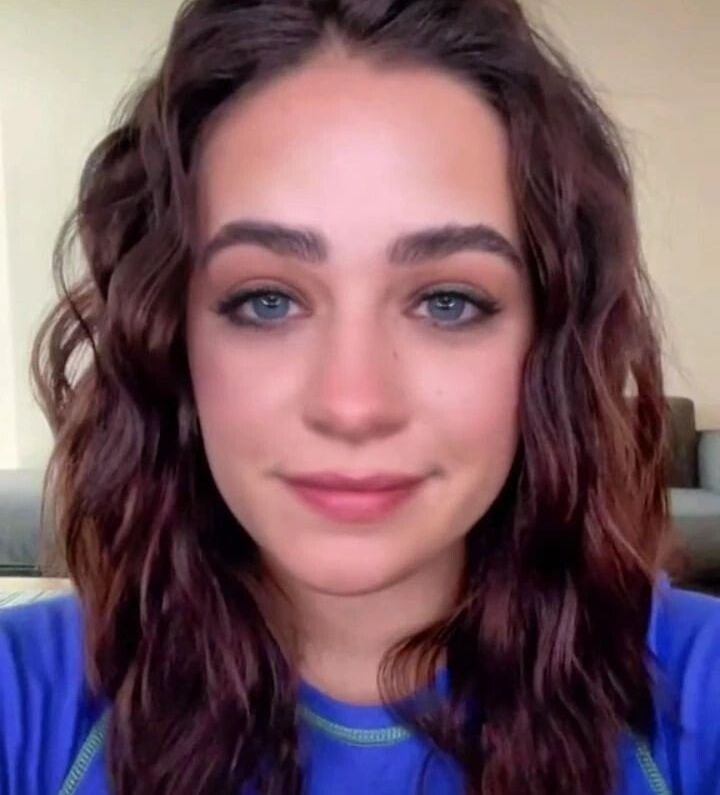 Mary Mouser desnuda #108228845