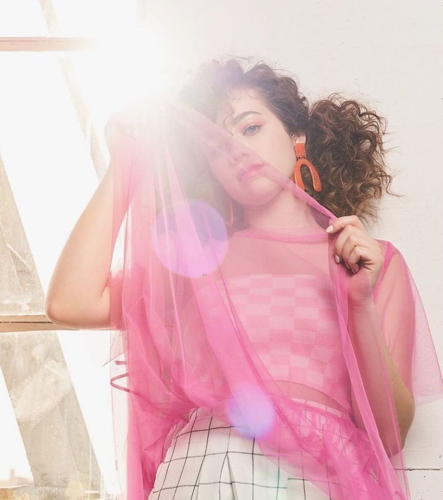 Mary Mouser desnuda #108228856